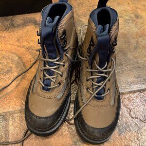 Men's Ultrallight Lug Sole Wading Boots by Cabella, Size 9.
